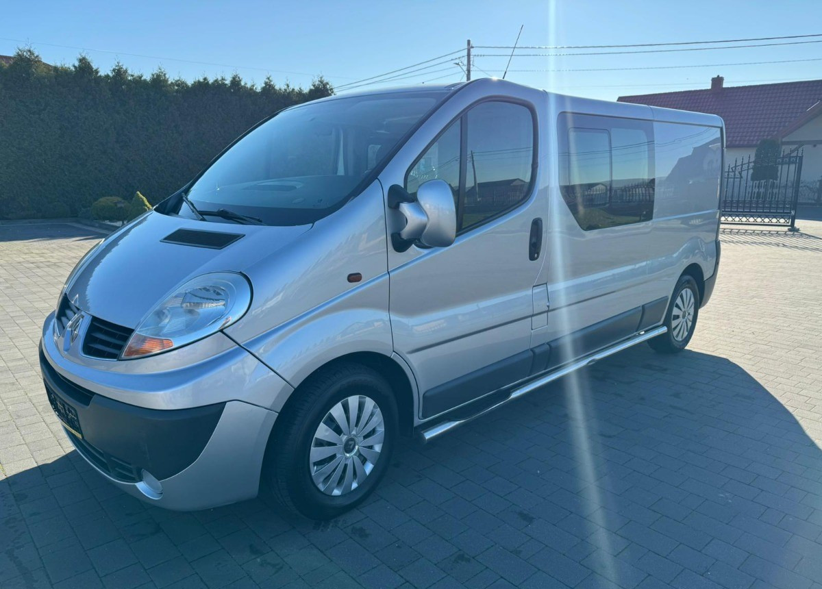 Renault Trafic 2.5 150ps 5- osobowy Doka Stan B. Dobry - Autoutilitară cabină dublă: Foto 1 Renault Trafic 2.5 150ps 5- osobowy Doka Stan B. Dobry - Autoutilitară cabină dublă: Foto 1