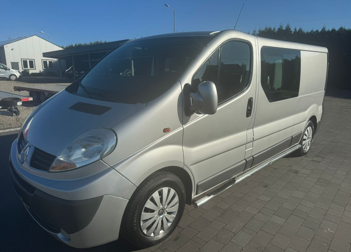 Renault Trafic 2.5 150ps 5- osobowy Doka Stan B. Dobry - Autoutilitară cabină dublă: Foto 5 Renault Trafic 2.5 150ps 5- osobowy Doka Stan B. Dobry - Autoutilitară cabină dublă: Foto 5