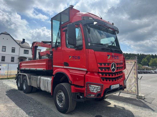Mercedes-Benz AROCS 3552 963-2F Epsilon M100L86 Kran ? Leistungsstarker Holzladekran mit hoher Reichweite - Camion cu macara: Foto 2 Mercedes-Benz AROCS 3552 963-2F Epsilon M100L86 Kran ? Leistungsstarker Holzladekran mit hoher Reichweite - Camion cu macara: Foto 2