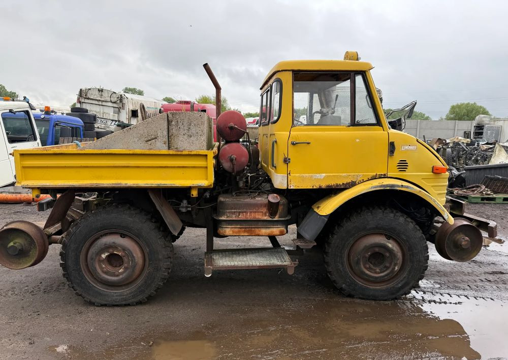 Mercedes-Benz UNIMOG 406B - Camion basculantă: Foto 5 Mercedes-Benz UNIMOG 406B - Camion basculantă: Foto 5