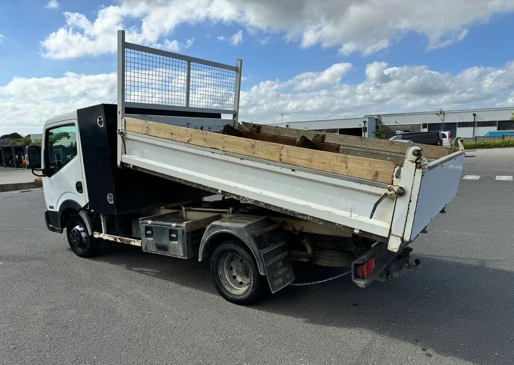 Nissan NT400 - Camion basculantă: Foto 3 Nissan NT400 - Camion basculantă: Foto 3