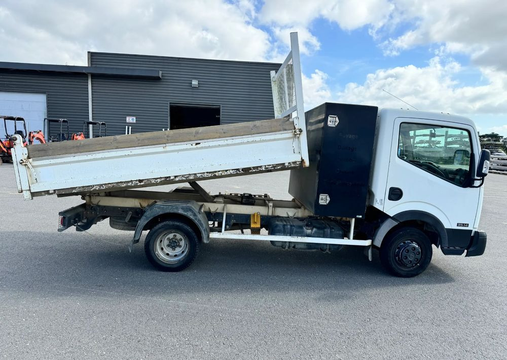 Nissan NT400 - Camion basculantă: Foto 5 Nissan NT400 - Camion basculantă: Foto 5