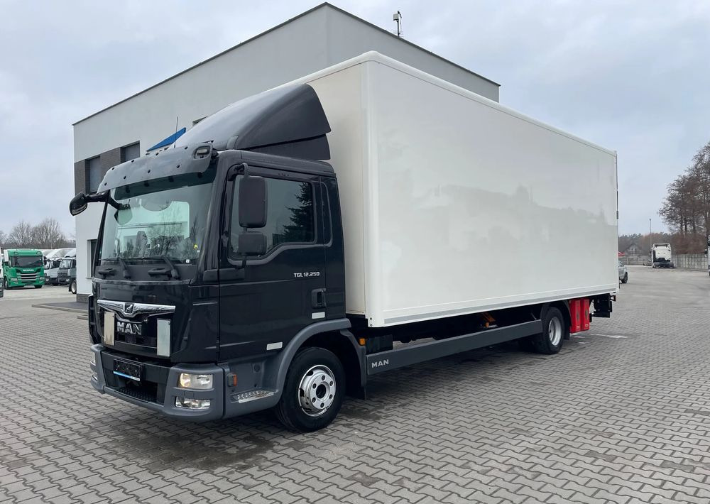 MAN TGL 12.250, KONTENER 7,3m ( 18 europalet ) - Camion furgon: Foto 3 MAN TGL 12.250, KONTENER 7,3m ( 18 europalet ) - Camion furgon: Foto 3