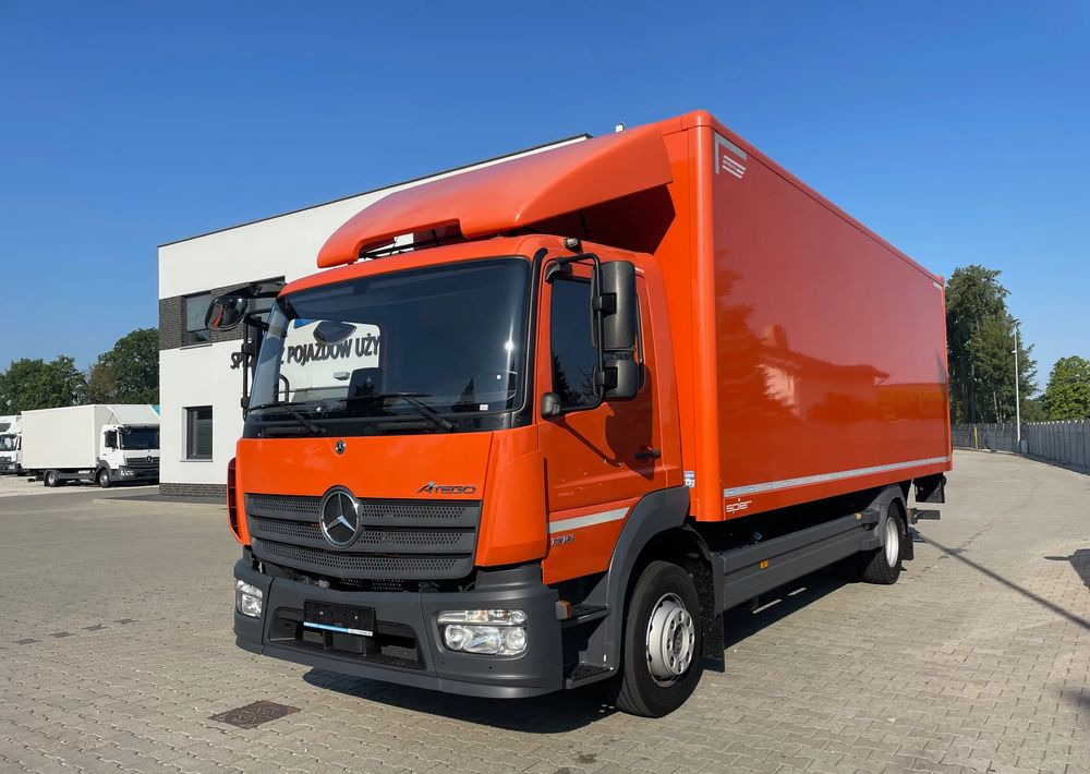 Mercedes-Benz ATEGO 1218 - Camion furgon: Foto 1 Mercedes-Benz ATEGO 1218 - Camion furgon: Foto 1
