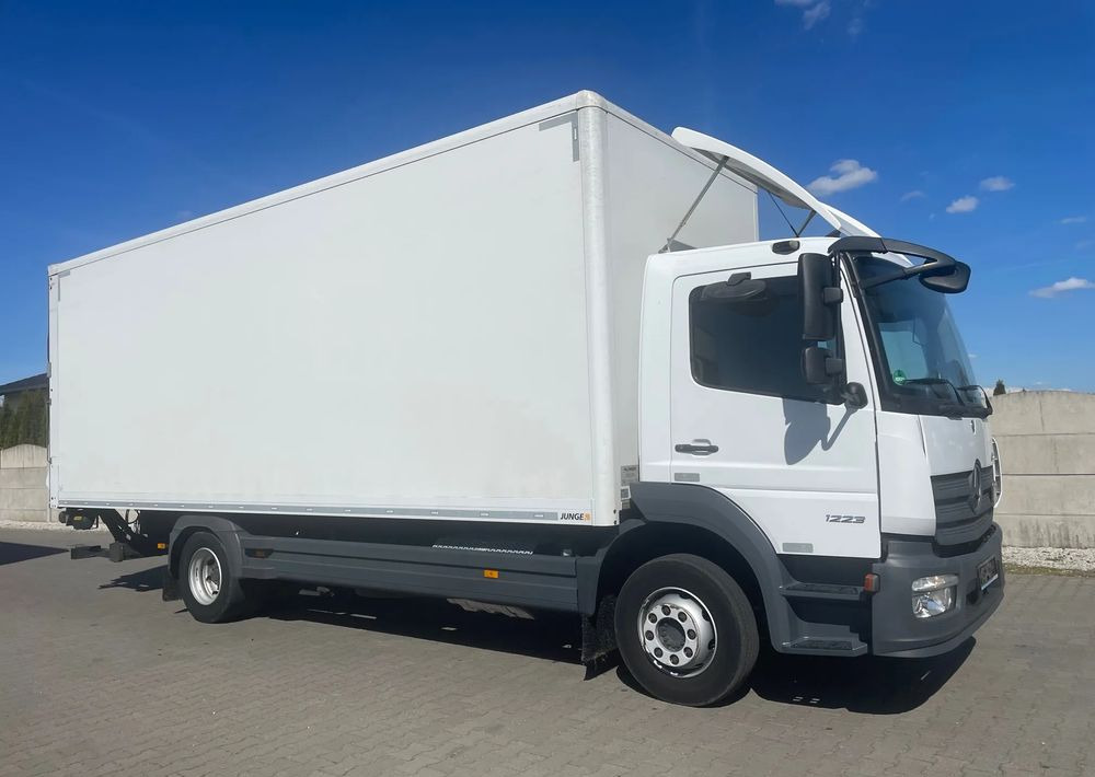 Mercedes-Benz ATEGO 1223 - Camion furgon: Foto 3 Mercedes-Benz ATEGO 1223 - Camion furgon: Foto 3