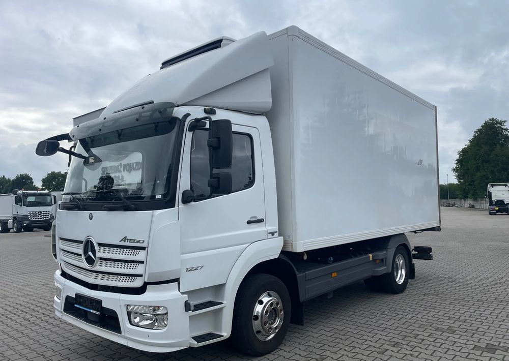 Mercedes-Benz ATEGO 1227 CHŁODNIA HAKOWA / HAKÓWKA - Camion frigider: Foto 2 Mercedes-Benz ATEGO 1227 CHŁODNIA HAKOWA / HAKÓWKA - Camion frigider: Foto 2