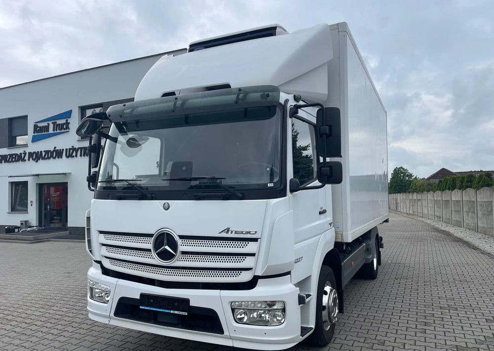 Mercedes-Benz ATEGO 1227 CHŁODNIA HAKOWA / HAKÓWKA - Camion frigider: Foto 1 Mercedes-Benz ATEGO 1227 CHŁODNIA HAKOWA / HAKÓWKA - Camion frigider: Foto 1