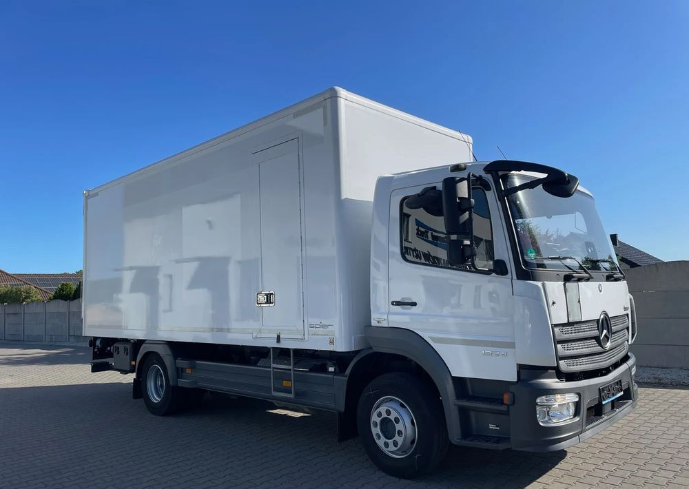 Mercedes-Benz ATEGO 1324, 15 EUROPALET, ŁADOWNOŚĆ 7,5 T - Camion furgon: Foto 5 Mercedes-Benz ATEGO 1324, 15 EUROPALET, ŁADOWNOŚĆ 7,5 T - Camion furgon: Foto 5