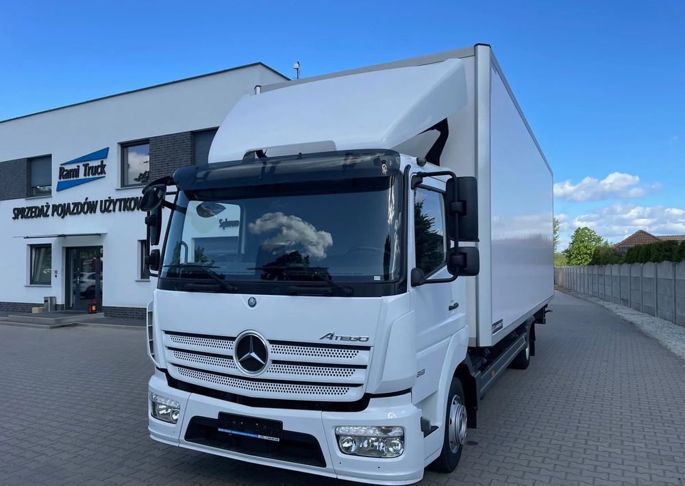 Mercedes-Benz ATEGO 818, IZOTERMA OGRZEWANA! - Camion furgon: Foto 1 Mercedes-Benz ATEGO 818, IZOTERMA OGRZEWANA! - Camion furgon: Foto 1
