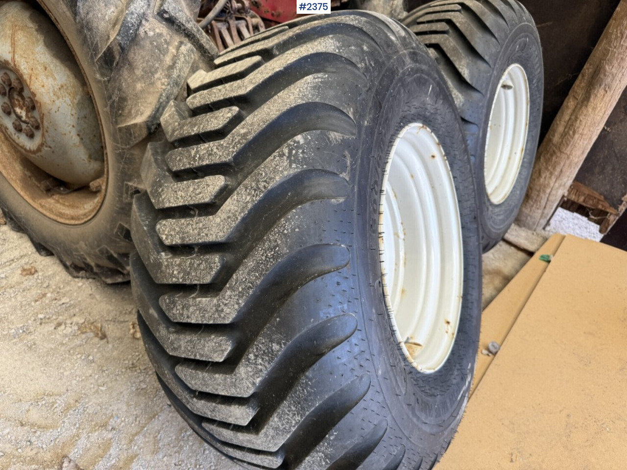 Alliance grass tires 500/60-22.5 - Anvelope și jante: Foto 2 Alliance grass tires 500/60-22.5 - Anvelope și jante: Foto 2