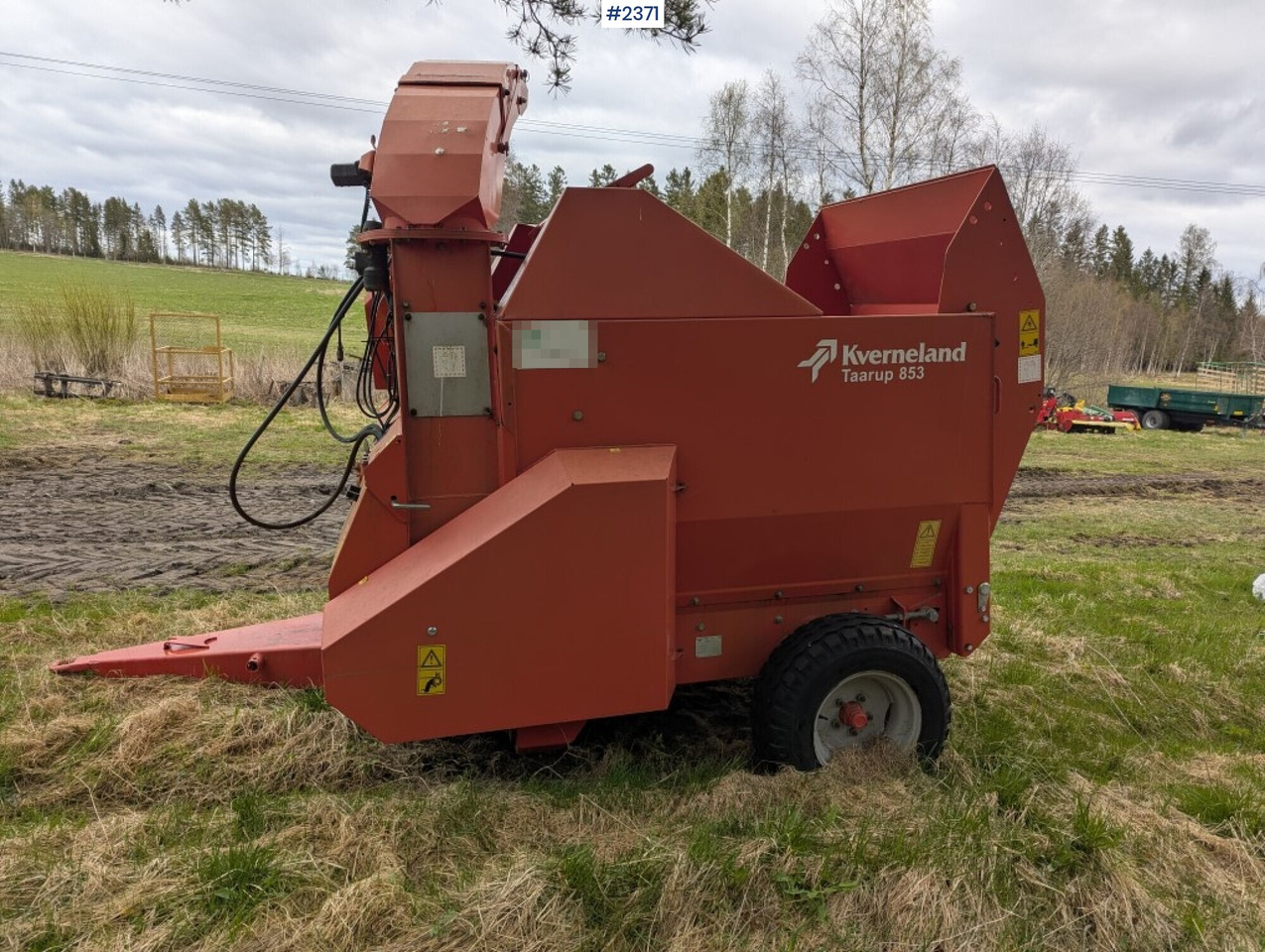 Bale cutter / Feed shredder Kverneland Taarup 853 - Utilaje pentru fân: Foto 3 Bale cutter / Feed shredder Kverneland Taarup 853 - Utilaje pentru fân: Foto 3