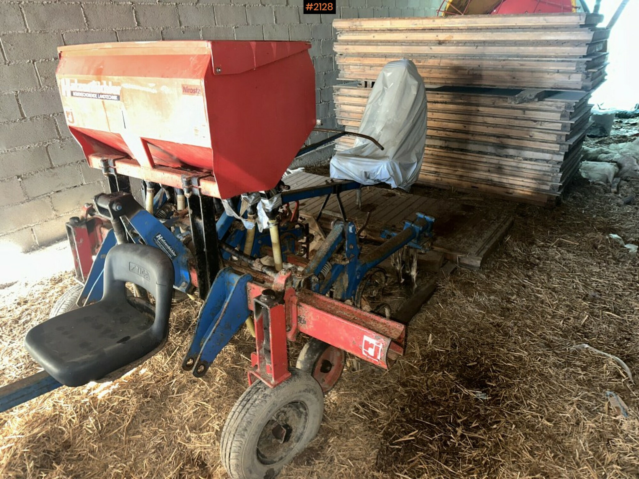 Row crop cleaner Hatzenbichler with fertilizer - Maşină pentru prelucrarea solului: Foto 1 Row crop cleaner Hatzenbichler with fertilizer - Maşină pentru prelucrarea solului: Foto 1