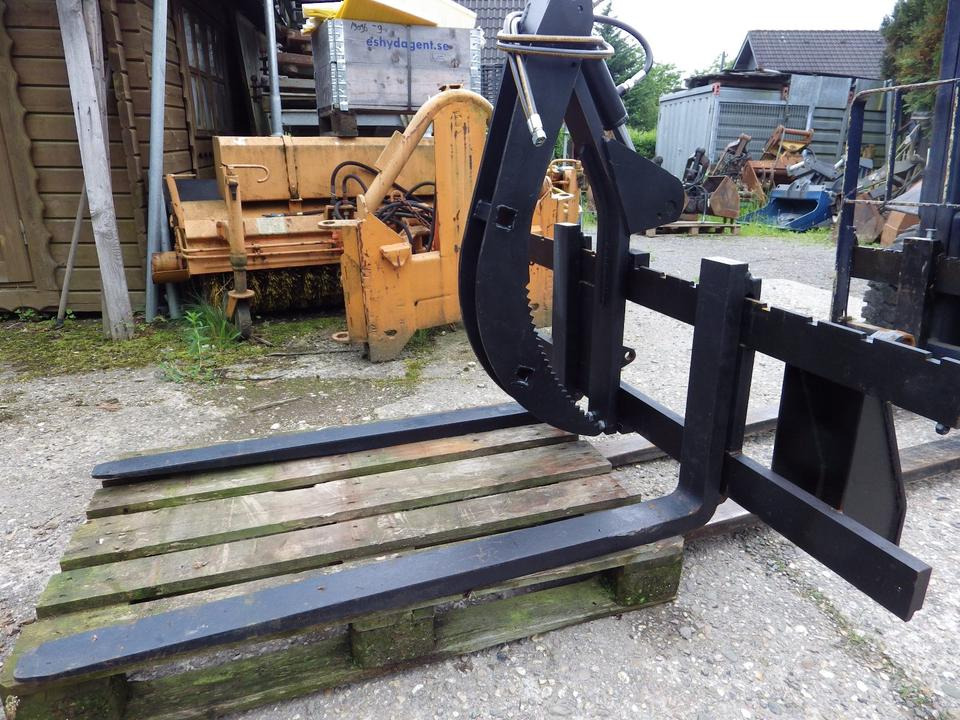 Palettengabel / Poltergabel hydr. Niederhalter (1100,00 netto) - Furci: Foto 1 Palettengabel / Poltergabel hydr. Niederhalter (1100,00 netto) - Furci: Foto 1