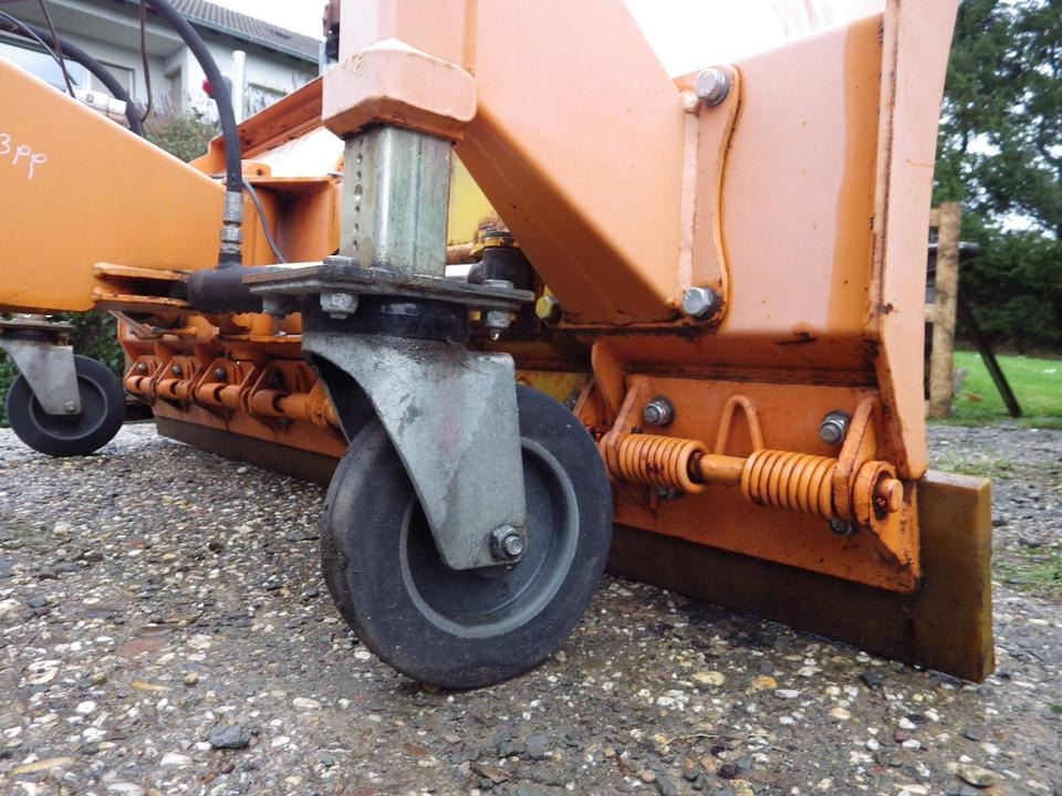 Schneeschild + Kehrmaschine für KRAMER 350 180 112 - Plug zapada: Foto 5 Schneeschild + Kehrmaschine für KRAMER 350 180 112 - Plug zapada: Foto 5