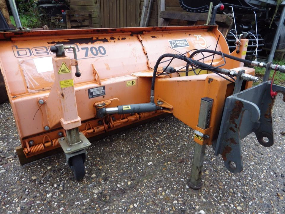 Schneeschild + Kehrmaschine für KRAMER 350 180 112 - Plug zapada: Foto 3 Schneeschild + Kehrmaschine für KRAMER 350 180 112 - Plug zapada: Foto 3