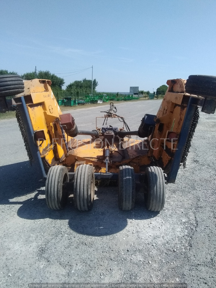 BOMFORD BROYEUR A AXE HORIZONTAL TRI WING 4600 - Maşină de tuns iarba: Foto 3 BOMFORD BROYEUR A AXE HORIZONTAL TRI WING 4600 - Maşină de tuns iarba: Foto 3
