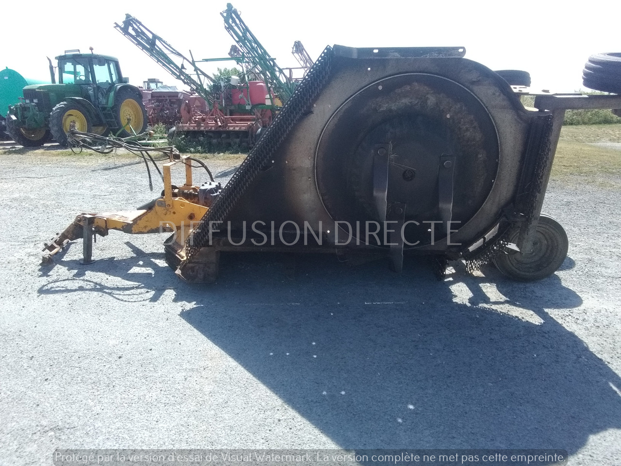 BOMFORD BROYEUR A AXE HORIZONTAL TRI WING 4600 - Maşină de tuns iarba: Foto 2 BOMFORD BROYEUR A AXE HORIZONTAL TRI WING 4600 - Maşină de tuns iarba: Foto 2