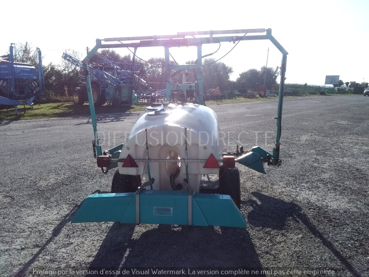 DHUGUES PULVERISATEUR 2 R 600 - Maşină de erbicidat: Foto 3 DHUGUES PULVERISATEUR 2 R 600 - Maşină de erbicidat: Foto 3