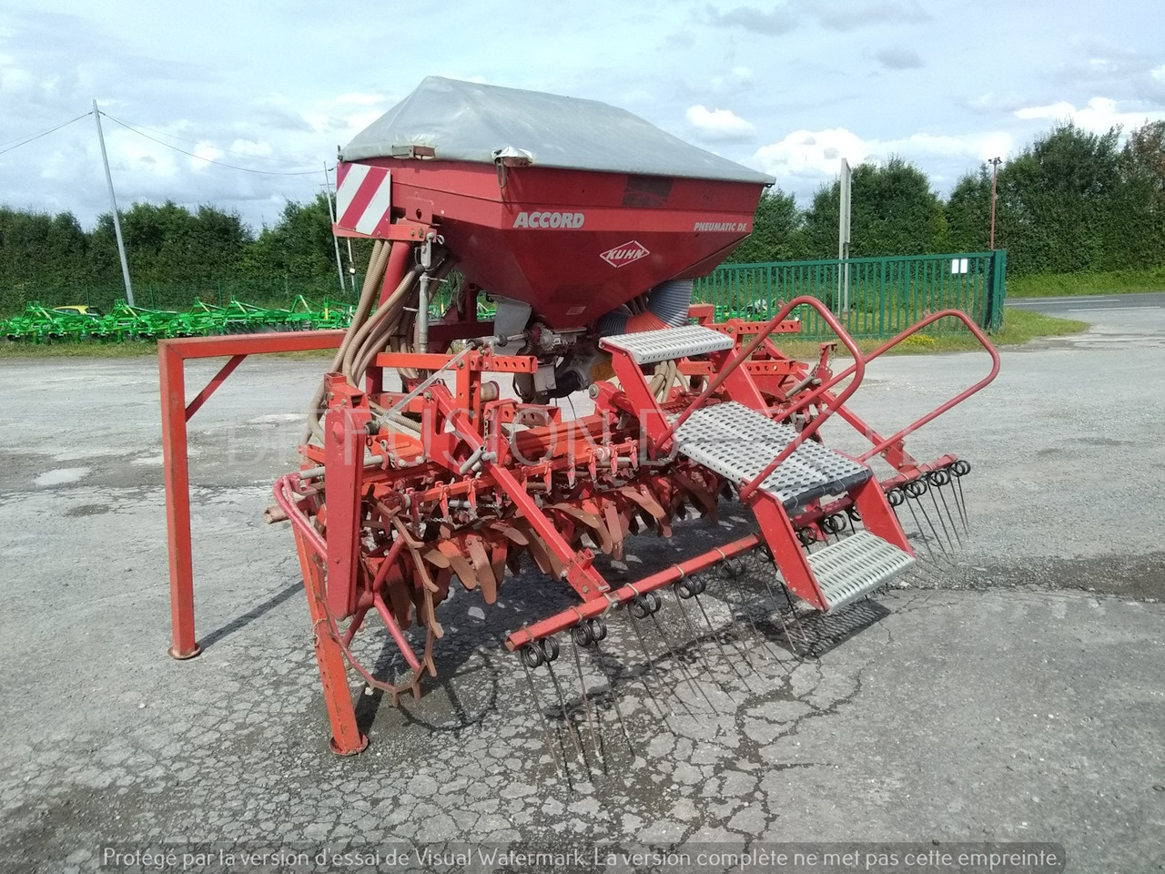 KUHN SEMOIR EN LIGNE ACCORD PNEUMATIC - Semănătoare combinată: Foto 2 KUHN SEMOIR EN LIGNE ACCORD PNEUMATIC - Semănătoare combinată: Foto 2