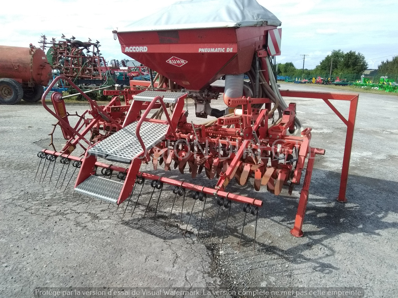 KUHN SEMOIR EN LIGNE ACCORD PNEUMATIC - Semănătoare combinată: Foto 3 KUHN SEMOIR EN LIGNE ACCORD PNEUMATIC - Semănătoare combinată: Foto 3
