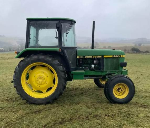1988 John Deere 2650 2wd tractor - Tractor agricol: Foto 1 1988 John Deere 2650 2wd tractor - Tractor agricol: Foto 1