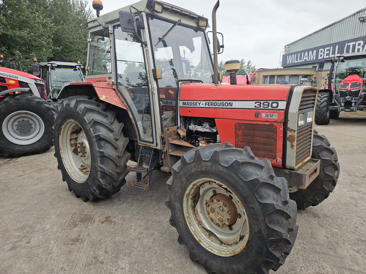 1991 390 4wd with loader brackets - Tractor agricol: Foto 1 1991 390 4wd with loader brackets - Tractor agricol: Foto 1