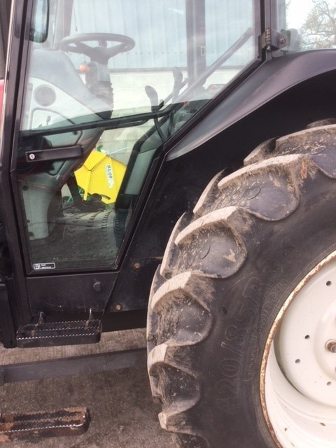 2016 Valtra A93, one local owner machine - Tractor agricol: Foto 5 2016 Valtra A93, one local owner machine - Tractor agricol: Foto 5