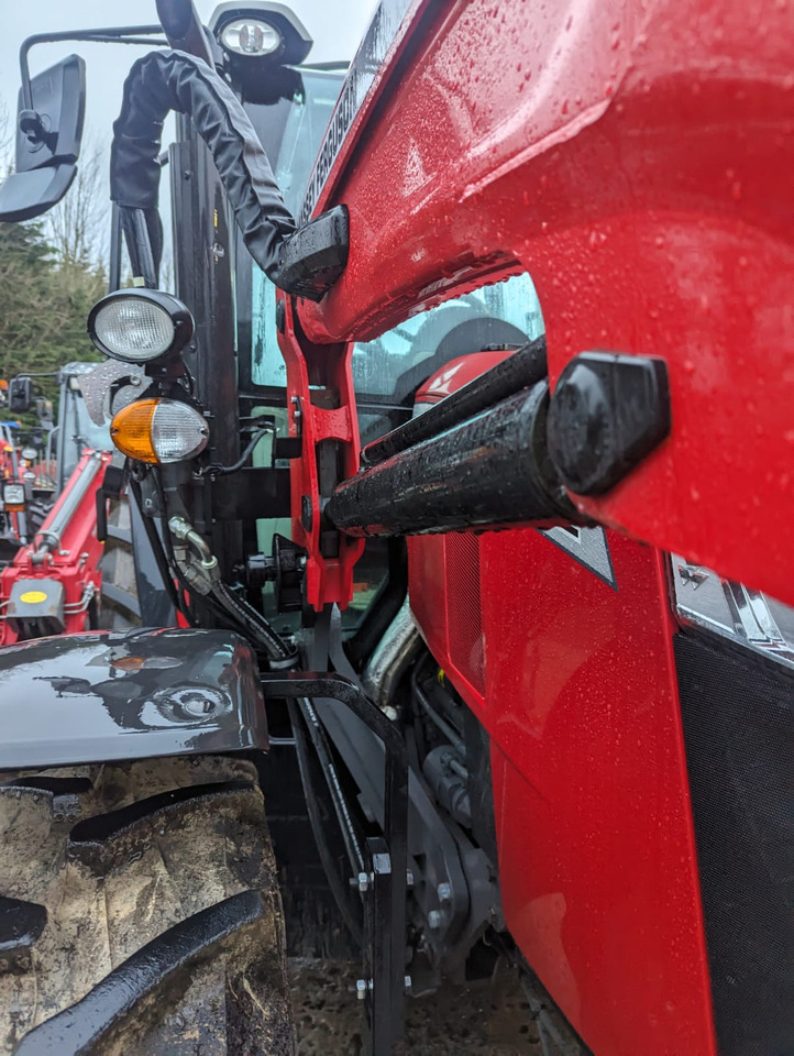 2022 Massey Ferguson 5712M c/w Loader, As New - Tractor agricol: Foto 5 2022 Massey Ferguson 5712M c/w Loader, As New - Tractor agricol: Foto 5