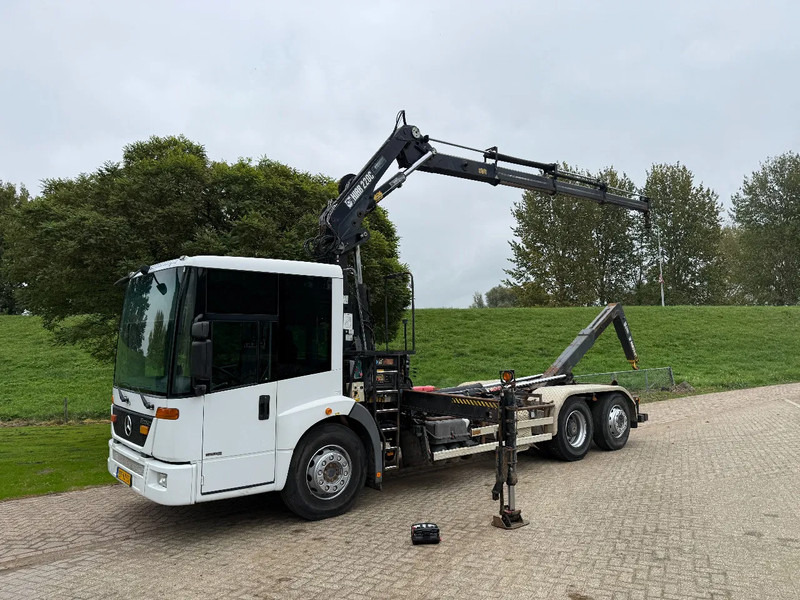 Mercedes-Benz Econic Hiab 220-Hooklift-6x2-Remote - Camion cu macara: Foto 1 Mercedes-Benz Econic Hiab 220-Hooklift-6x2-Remote - Camion cu macara: Foto 1
