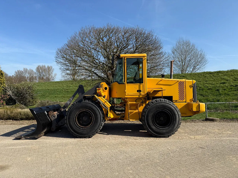 Volvo L70D - Încărcător frontal pe pneuri: Foto 2 Volvo L70D - Încărcător frontal pe pneuri: Foto 2
