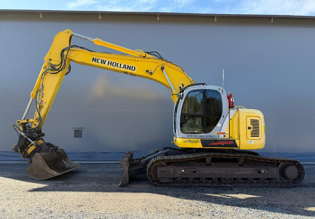 New Holland E235SR - Excavator pe şenile: Foto 2 New Holland E235SR - Excavator pe şenile: Foto 2