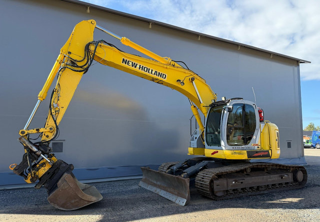 New Holland E235SR - Excavator pe şenile: Foto 1 New Holland E235SR - Excavator pe şenile: Foto 1