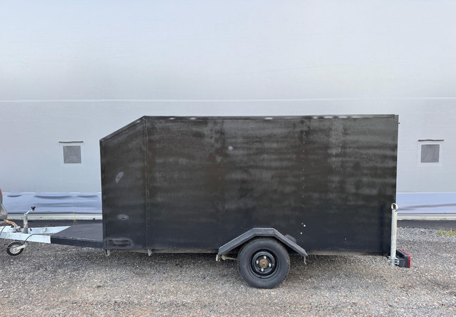 Umpiperäkärry - Remorca auto: Foto 2 Umpiperäkärry - Remorca auto: Foto 2