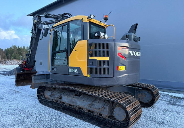 VolvoECR145EL + Rototilt - Excavator pe şenile: Foto 2 VolvoECR145EL + Rototilt - Excavator pe şenile: Foto 2