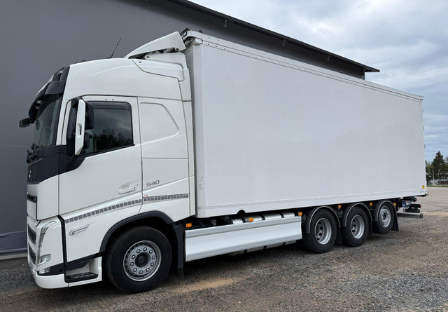 VolvoFH 540 8x4 66m3 - Camion furgon: Foto 2 VolvoFH 540 8x4 66m3 - Camion furgon: Foto 2