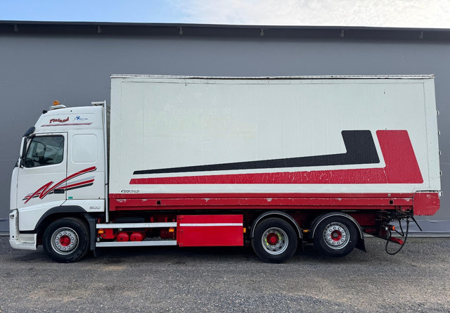 VolvoFH13 500 6x2 Ketjupurku + Rahtikaappi - Camion furgon: Foto 2 VolvoFH13 500 6x2 Ketjupurku + Rahtikaappi - Camion furgon: Foto 2