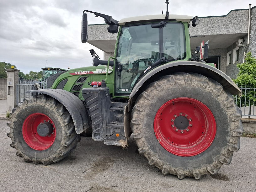 FENDT 724 VARIO PROFI - Tractor agricol: Foto 1 FENDT 724 VARIO PROFI - Tractor agricol: Foto 1