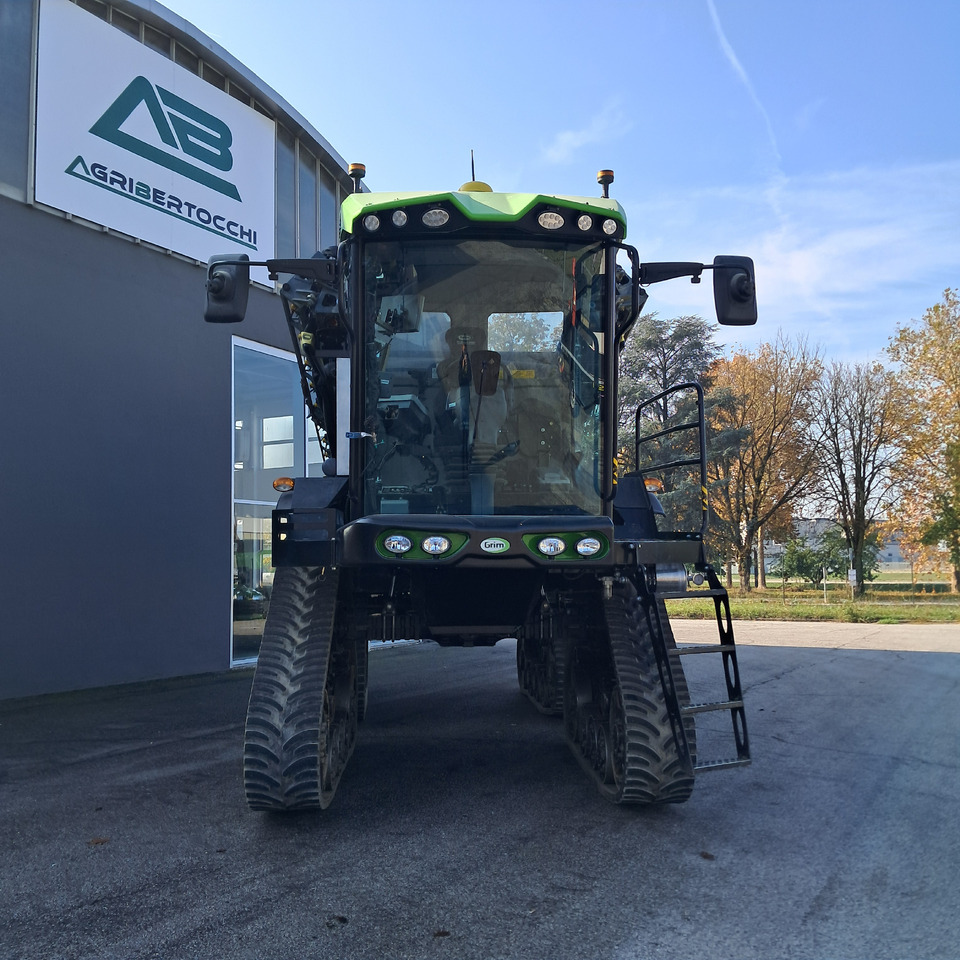 GRIM SERIE 9 - Tractor agricol: Foto 5 GRIM SERIE 9 - Tractor agricol: Foto 5