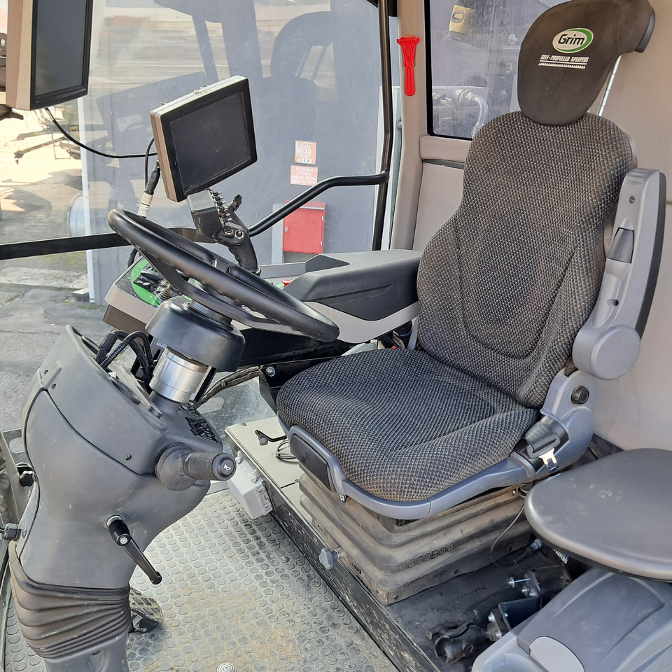 Mașină de erbicidat autopropulsata GRIM SERIE 9: Foto 12 Mașină de erbicidat autopropulsata GRIM SERIE 9: Foto 12
