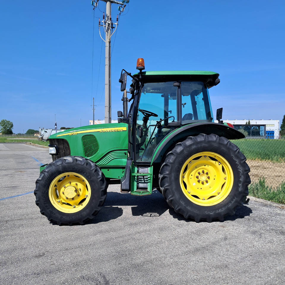 JOHN DEERE 5720 - Tractor agricol: Foto 2 JOHN DEERE 5720 - Tractor agricol: Foto 2