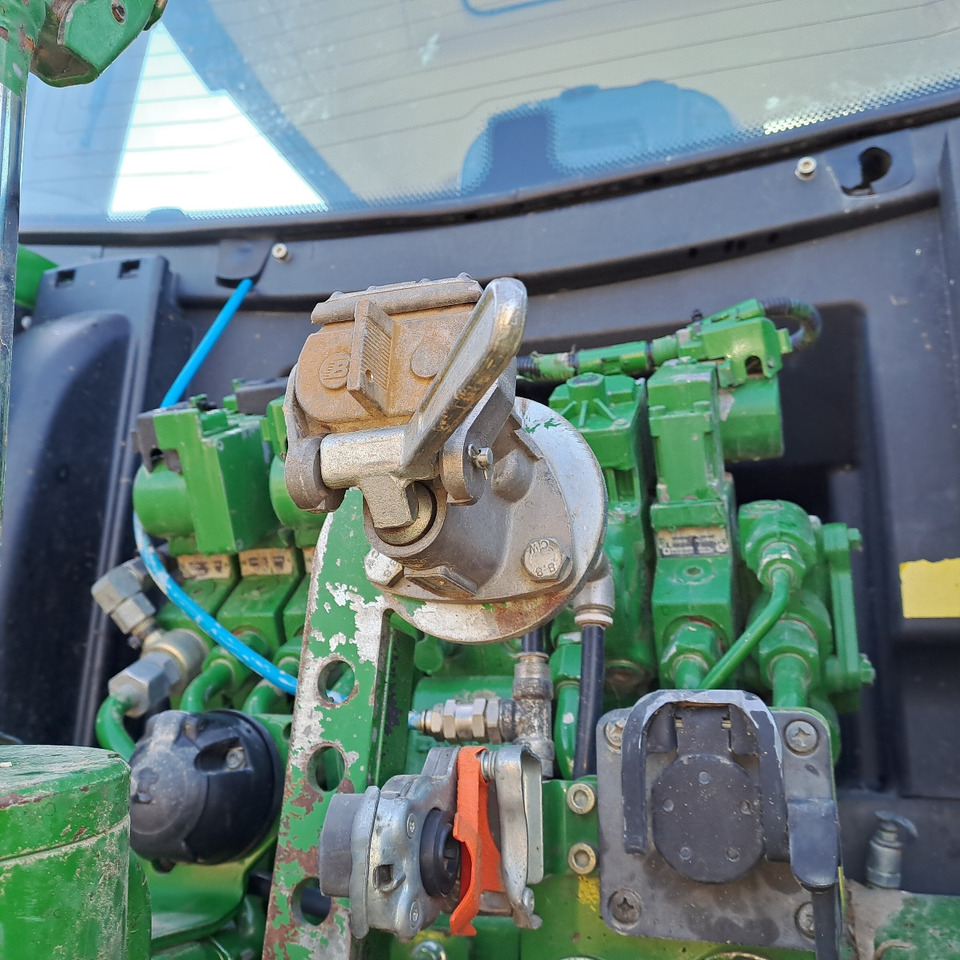 JOHN DEERE 6215R - ASTA AGRIBERTOCCHI - Tractor agricol: Foto 4 JOHN DEERE 6215R - ASTA AGRIBERTOCCHI - Tractor agricol: Foto 4