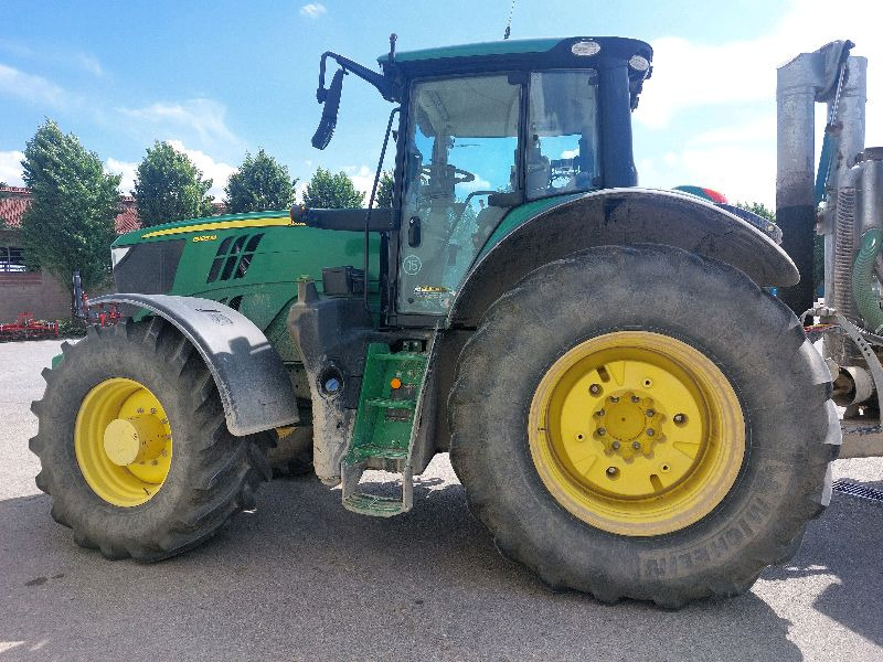 JOHN DEERE 6215R - Tractor agricol: Foto 1 JOHN DEERE 6215R - Tractor agricol: Foto 1