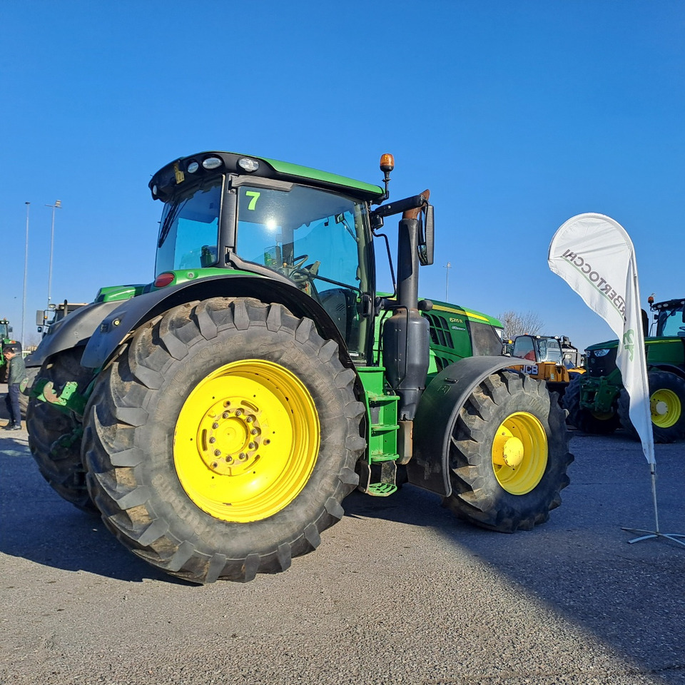JOHN DEERE 6215R - Tractor agricol: Foto 3 JOHN DEERE 6215R - Tractor agricol: Foto 3