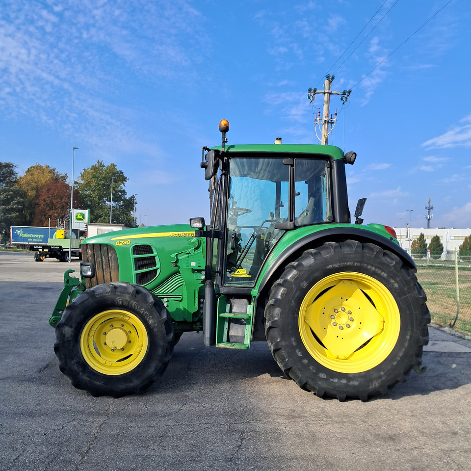 JOHN DEERE 6230 - Tractor agricol: Foto 2 JOHN DEERE 6230 - Tractor agricol: Foto 2