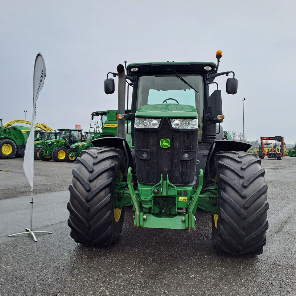 JOHN DEERE 7230R - Tractor agricol: Foto 3 JOHN DEERE 7230R - Tractor agricol: Foto 3