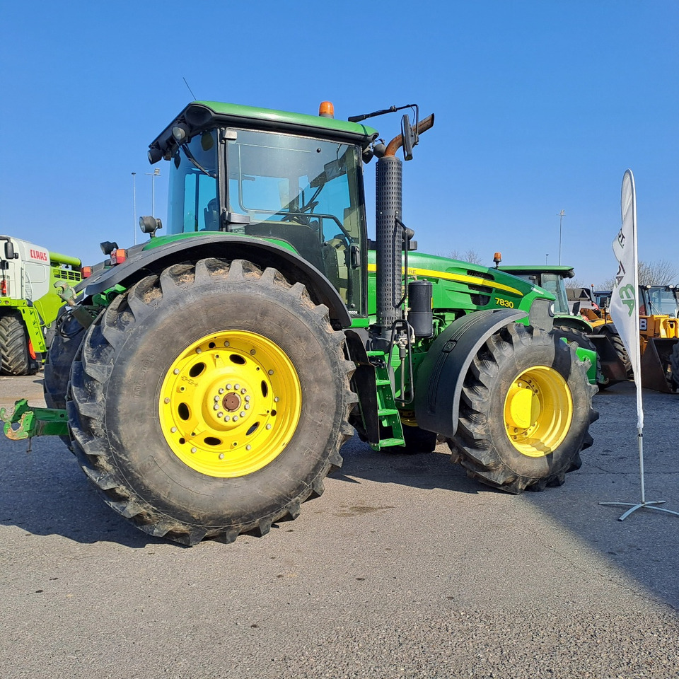 JOHN DEERE 7830 - Tractor agricol: Foto 3 JOHN DEERE 7830 - Tractor agricol: Foto 3