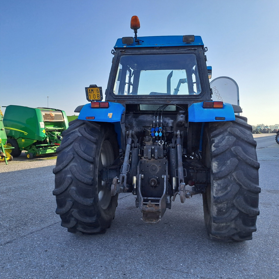 LANDINI LEGEND 145 TECHNO - Tractor agricol: Foto 4 LANDINI LEGEND 145 TECHNO - Tractor agricol: Foto 4