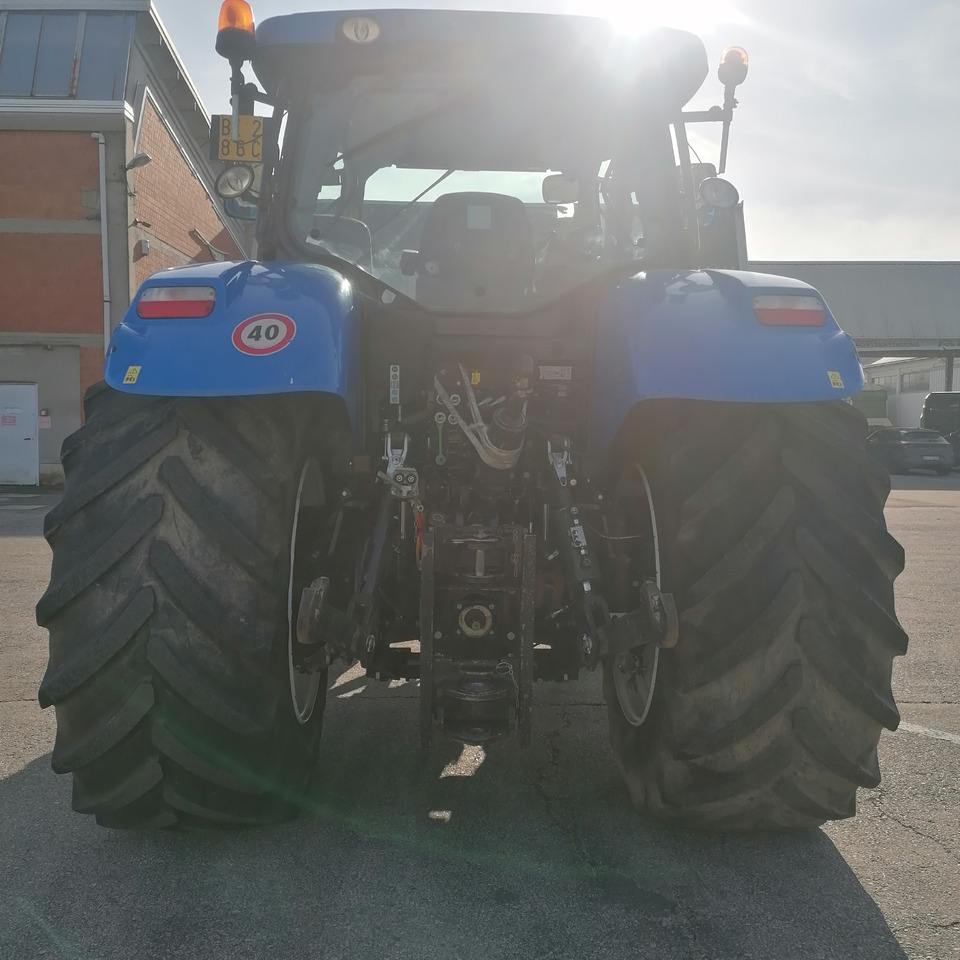 NEW HOLLAND T7 210 - Tractor agricol: Foto 4 NEW HOLLAND T7 210 - Tractor agricol: Foto 4