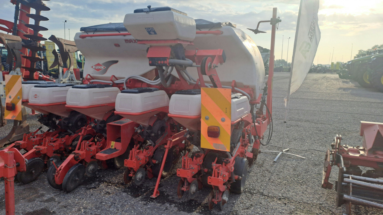 SEMINATRICE DI PRECISIONE KUHN MAXIMA 2 TD - Semănătoare: Foto 3 SEMINATRICE DI PRECISIONE KUHN MAXIMA 2 TD - Semănătoare: Foto 3