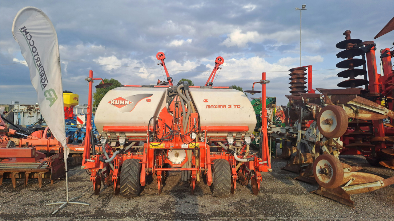 SEMINATRICE DI PRECISIONE KUHN MAXIMA 2 TD - Semănătoare de precizie: Foto 2 SEMINATRICE DI PRECISIONE KUHN MAXIMA 2 TD - Semănătoare de precizie: Foto 2